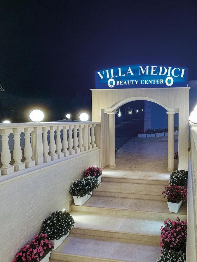 Hotel Villa Medici Рокка-Сан-Джованні Екстер'єр фото
