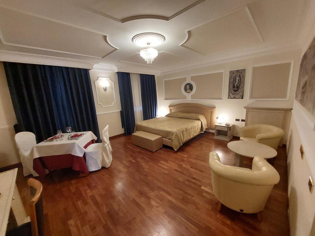 Hotel Villa Medici Рокка-Сан-Джованні Екстер'єр фото