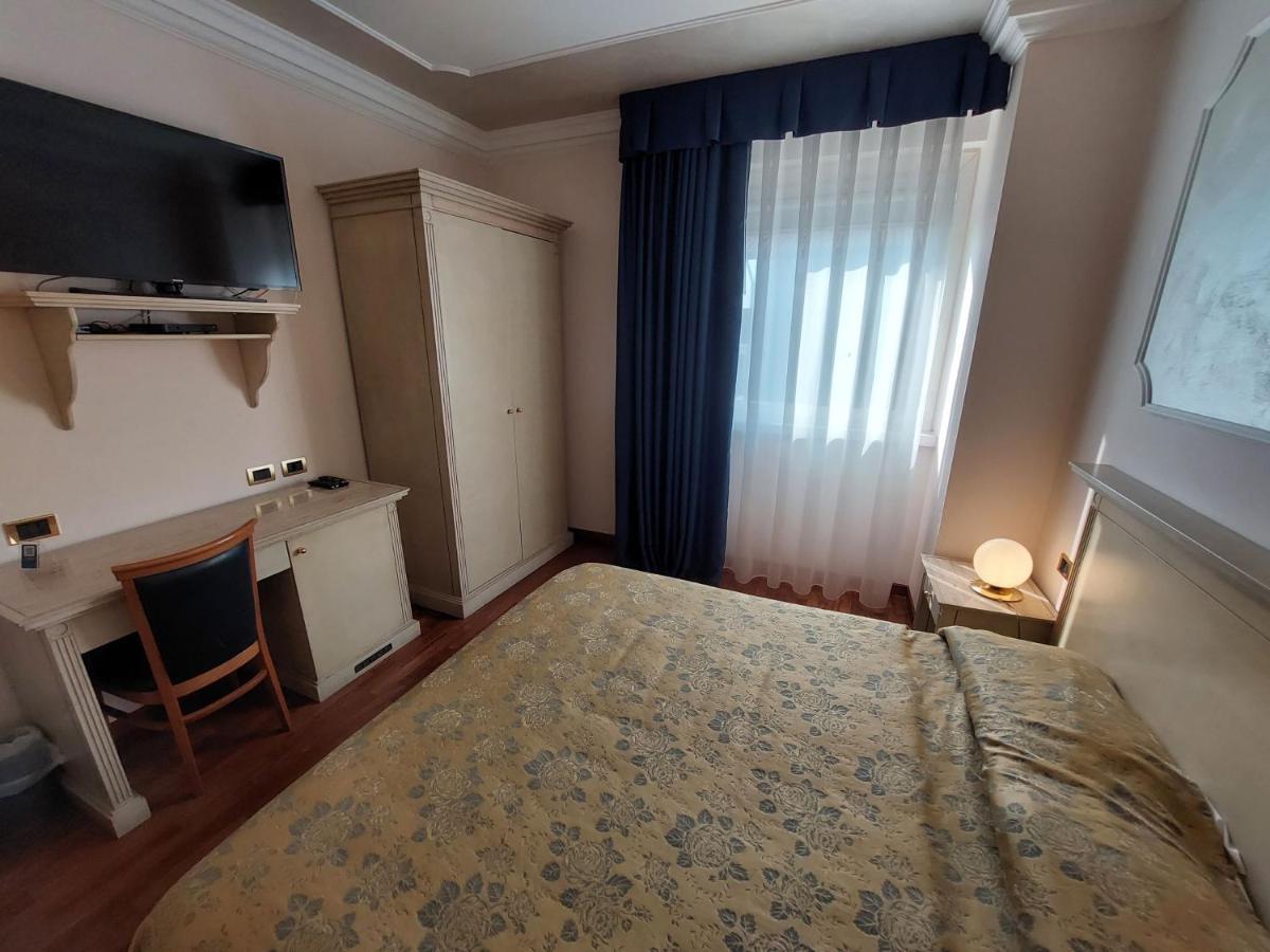 Hotel Villa Medici Рокка-Сан-Джованні Екстер'єр фото