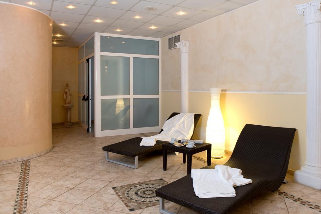 Hotel Villa Medici Рокка-Сан-Джованні Екстер'єр фото
