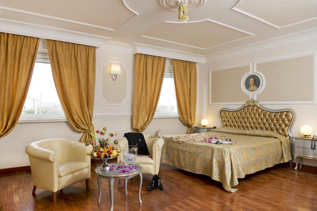 Hotel Villa Medici Рокка-Сан-Джованні Екстер'єр фото