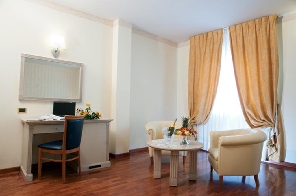 Hotel Villa Medici Рокка-Сан-Джованні Екстер'єр фото